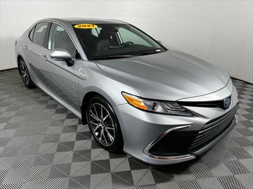 2021 Toyota Camry Hybrid XLE