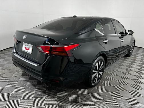 Super Black 2022 Nissan Altima 2.5 SL