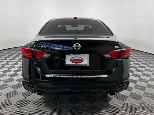 Super Black 2022 Nissan Altima 2.5 SL