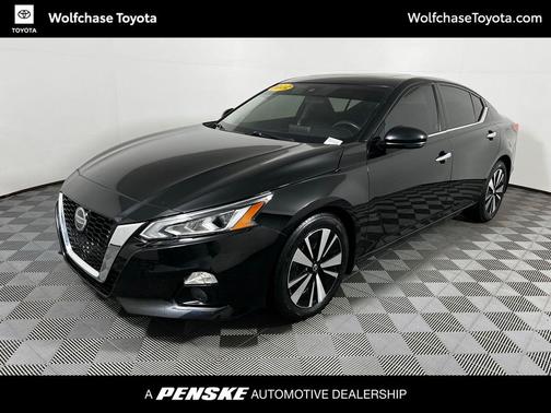 Super Black 2022 Nissan Altima 2.5 SL