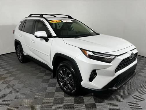 2025 Toyota RAV4 Hybrid XLE Premium