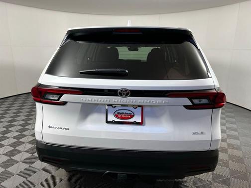 2026 Toyota Grand Highlander Hybrid XLE