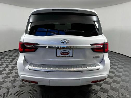 2021 INFINITI QX80 Luxe