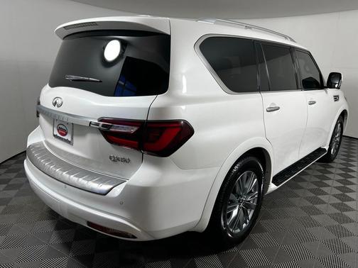 2021 INFINITI QX80 Luxe