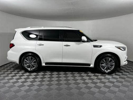 2021 INFINITI QX80 Luxe