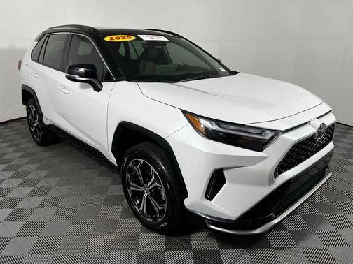 2025 Toyota RAV4 Hybrid SE