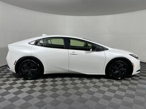 2023 Toyota Prius LE