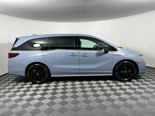 Crystal Black Pearl 2025 Honda Odyssey Sport-L