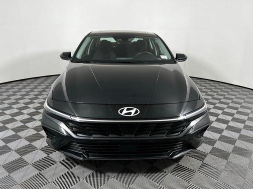 2025 Hyundai ELANTRA SEL