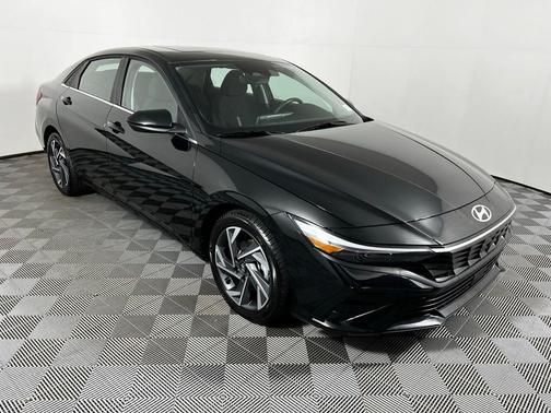 2025 Hyundai ELANTRA SEL