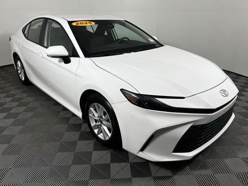Ice Cap 2025 Toyota Camry LE