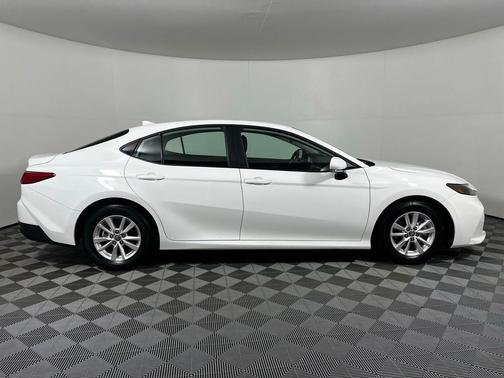 Ice Cap 2025 Toyota Camry LE