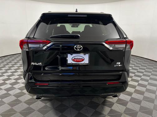 2025 Toyota RAV4 Hybrid SE
