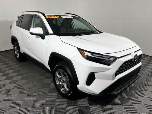 Ice Cap 2024 Toyota RAV4 XLE