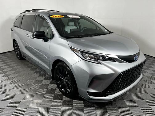 2024 Toyota Sienna XSE 7 Passenger