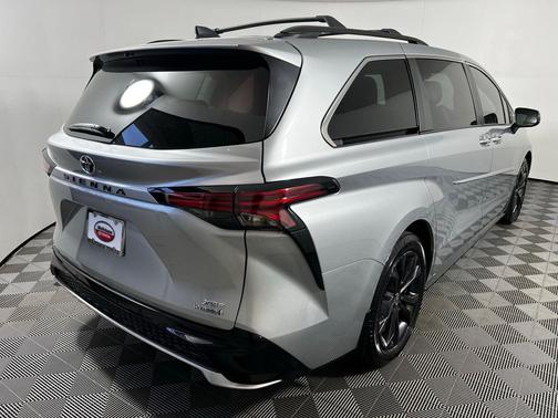 2024 Toyota Sienna XSE 7 Passenger