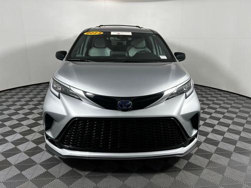 2024 Toyota Sienna XSE 7 Passenger