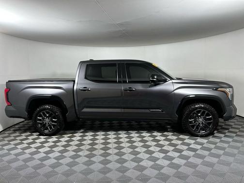 2022 Toyota Tundra Platinum