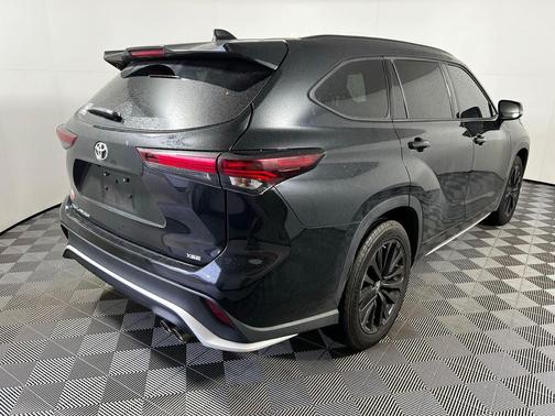 2024 Toyota Highlander XSE