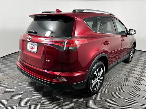 Ruby Flare Pearl 2018 Toyota RAV4 LE