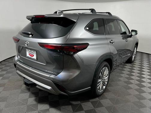 Heavy Metal 2026 Toyota Highlander Hybrid Platinum