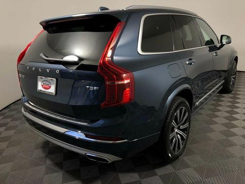 Photo 5 of 51 of 2020 Volvo XC90 Hybrid T8 Inscription 7 Passenger