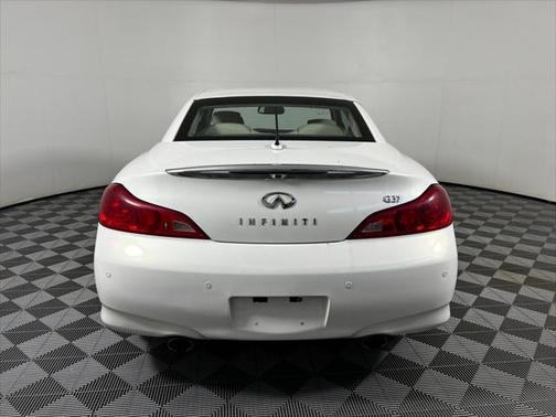 2010 INFINITI G37 Base