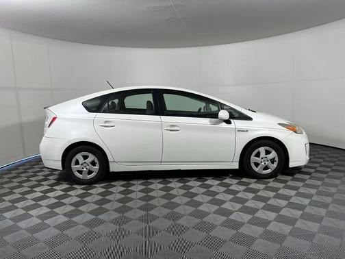 Blizzard Pearl 2010 Toyota Prius III