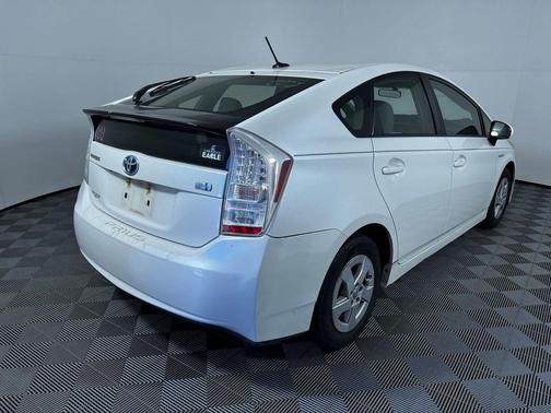 Blizzard Pearl 2010 Toyota Prius III