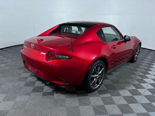 Soul Red Metallic 2017 Mazda MX-5 Miata RF Grand Touring