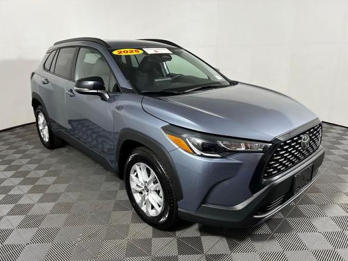 2025 Toyota Corolla Cross LE