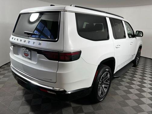 2024 Jeep Wagoneer Series II 4x2