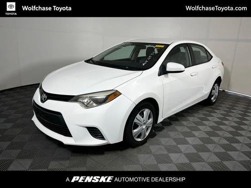 Super White 2016 Toyota Corolla LE