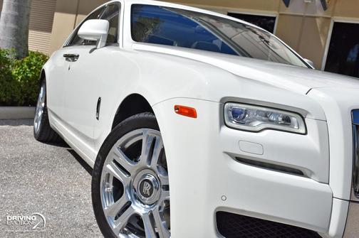 2015 Rolls-Royce Ghost WHITE/WHITE! PANO ROOF! PICNIC TABLES! CAMERA SYSTEM! $339K MSRP!!
