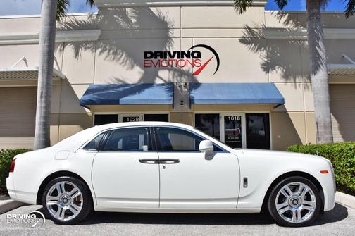 2015 Rolls-Royce Ghost WHITE/WHITE! PANO ROOF! PICNIC TABLES! CAMERA SYSTEM! $339K MSRP!!