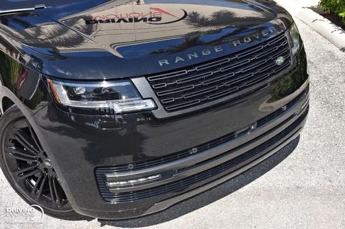 2023 Land Rover Range Rover P530 SE