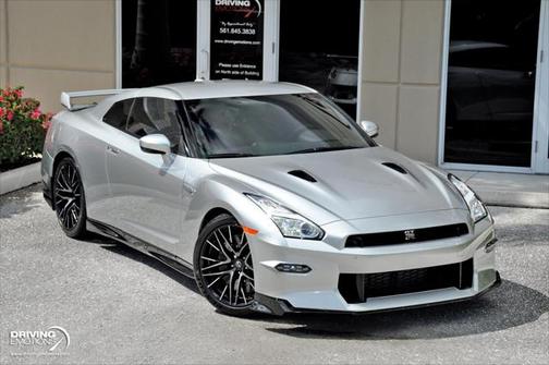 2024 Nissan GT-R Premium Dual-clutch 6-Speed Transmission