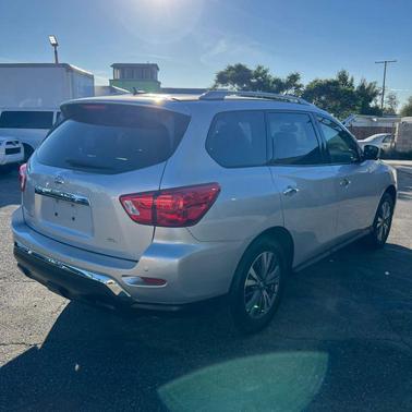 2018 Nissan Pathfinder SL