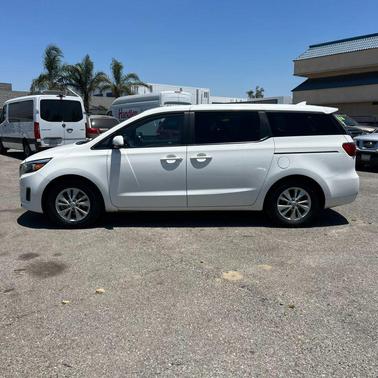 Clear White 2017 Kia Sedona LX