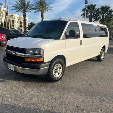 Summit White 2017 Chevrolet Express 3500 LT