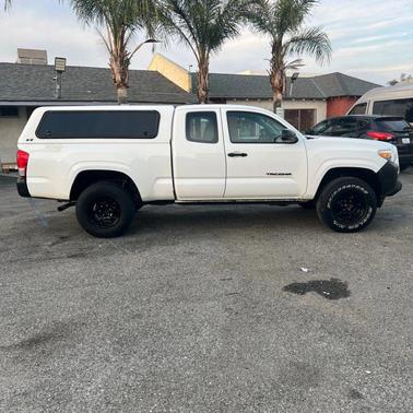 2016 Toyota Tacoma SR