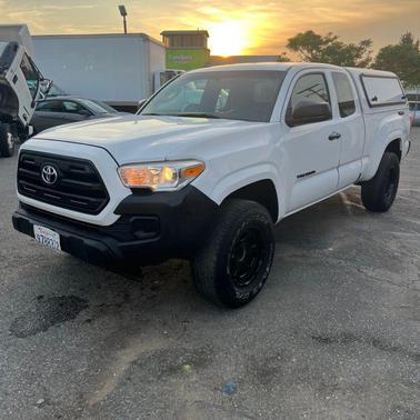 2016 Toyota Tacoma SR