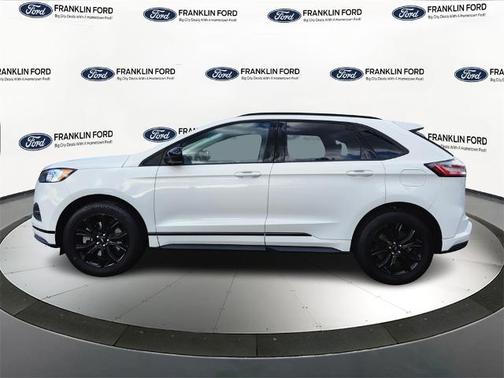2022 Ford Edge SE