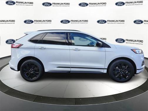 2022 Ford Edge SE