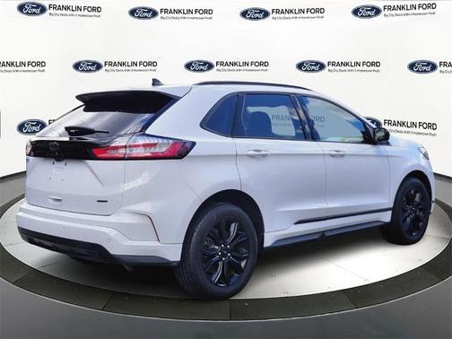 2022 Ford Edge SE