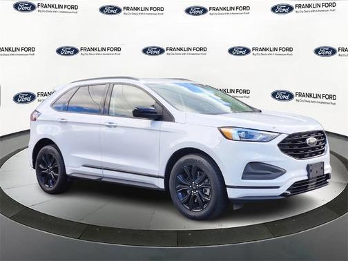2022 Ford Edge SE