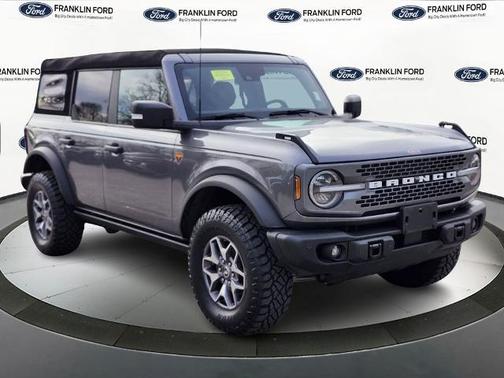 CARBONIZED GRAY METALLIC 2023 Ford Bronco