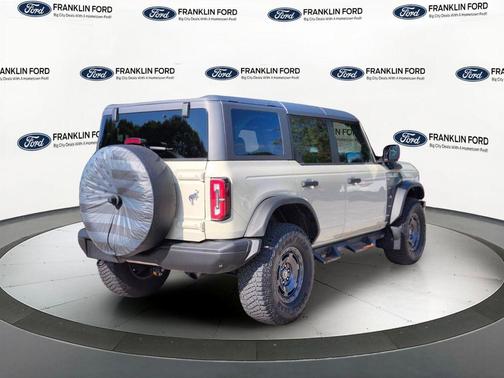 Desert Sand 2022 Ford Bronco Everglades