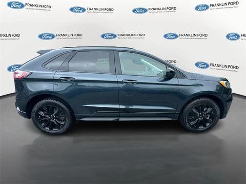 2022 Ford Edge SE