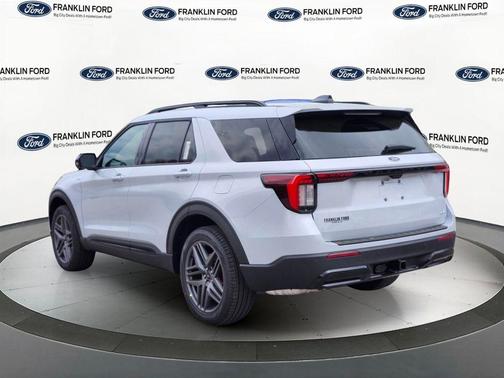 Star White 2026 Ford Explorer ST-Line
